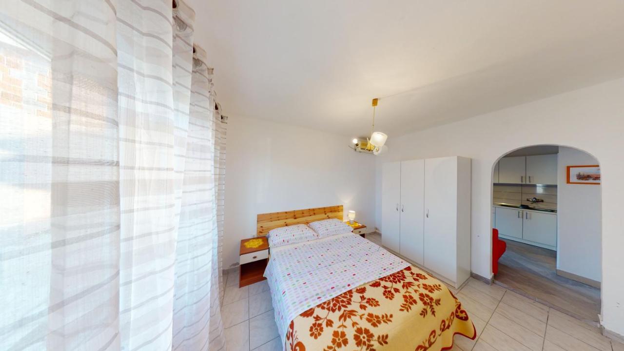 Apartments Riva Metajna Ngoại thất bức ảnh