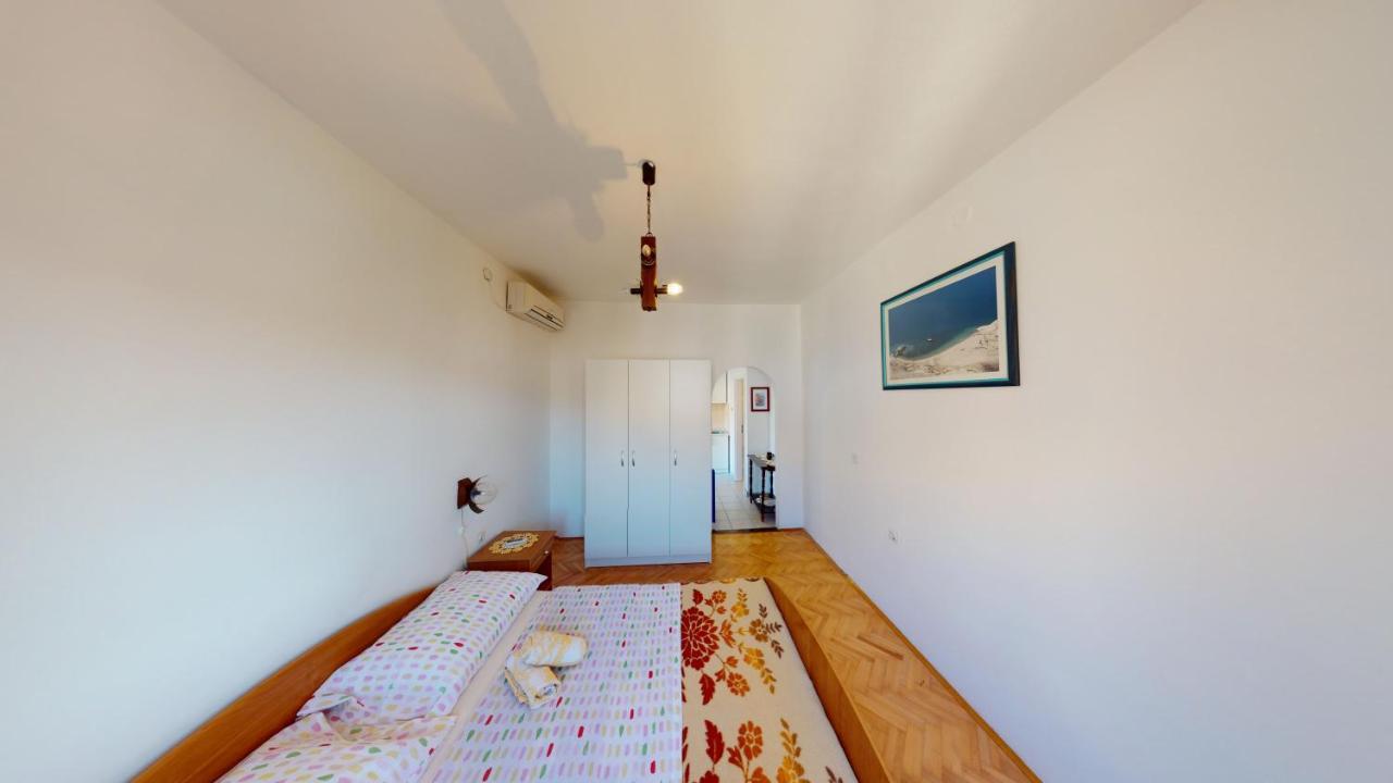 Apartments Riva Metajna Ngoại thất bức ảnh