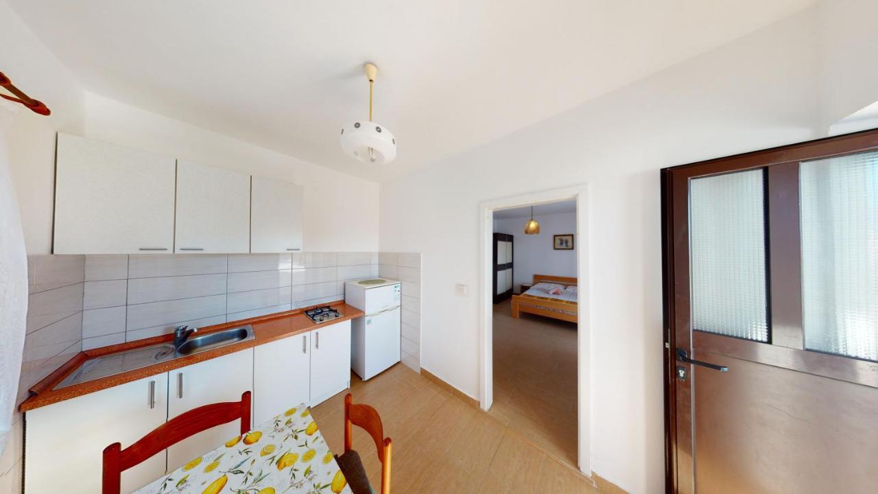 Apartments Riva Metajna Ngoại thất bức ảnh